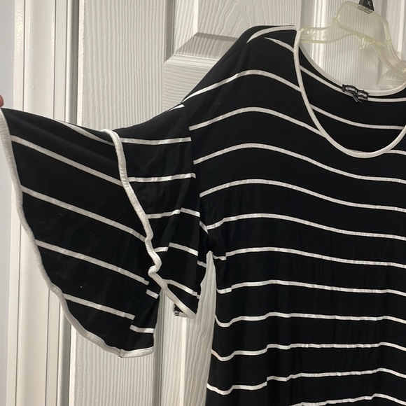 Cable & Gauge Striped Ruffle Sleeve Top - Picture 2 of 6
